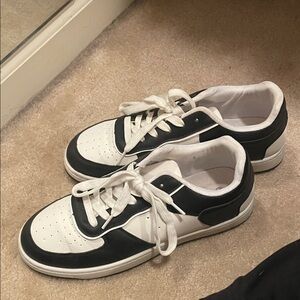 Mudd Black and White Women's Sneakers